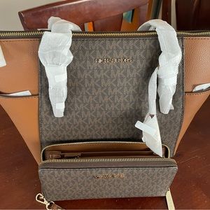 Michael Kors Large Satchel w/wallet. NWT. $229